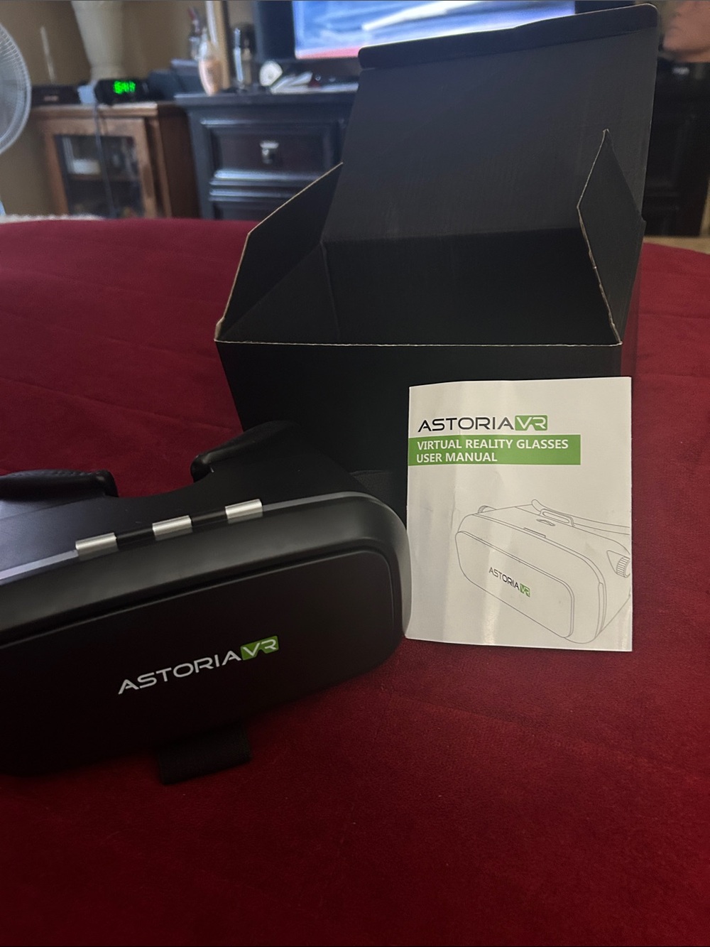 Astoria VR Smartphone Headset in Black